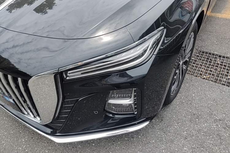 Used Hongqi H5 2025 2.0T Automatic Flag Edition – 500 000 Units Commemorative Version Left Front Headlight
