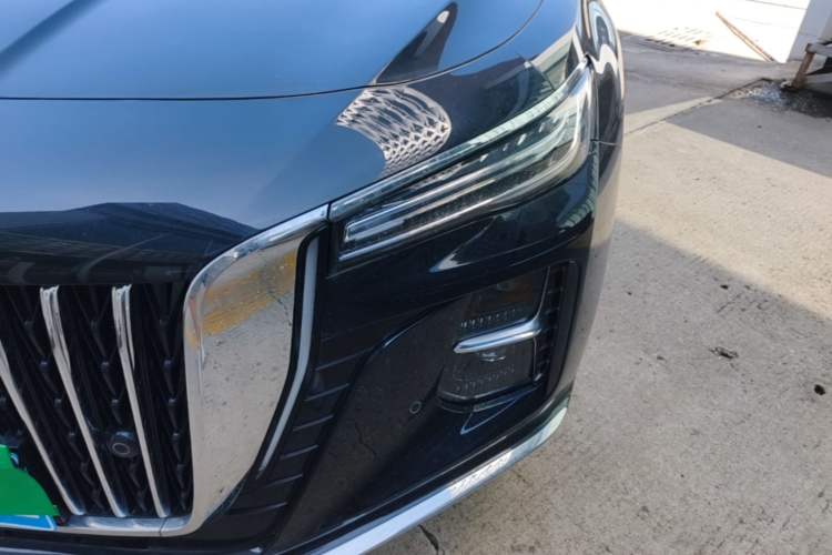 Used Hongqi H5 2025 2.0T Automatic Flag Edition – 500 000 Units Commemorative Version Left Front Headlight