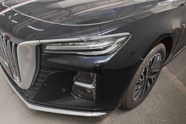 Used Hongqi H5 2025 2.0T Automatic Flag Edition – 500 000 Units Commemorative Version Left Front Headlight
