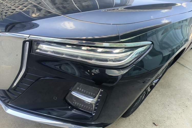 Used Hongqi H5 2025 2.0T Automatic Flag Edition – 500 000 Units Commemorative Version Left Front Headlight