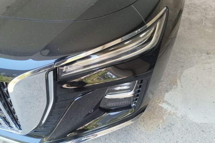 Used Hongqi H5 2025 2.0T Automatic Flag Edition – 500 000 Units Commemorative Version Left Front Headlight