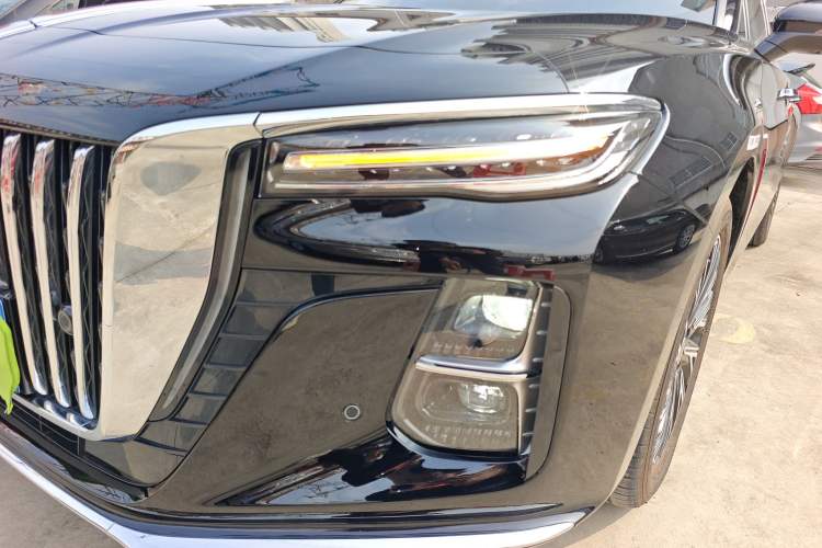 Used Hongqi H5 2025 2.0T Automatic Flag Edition – 500 000 Units Commemorative Version Left Front Headlight