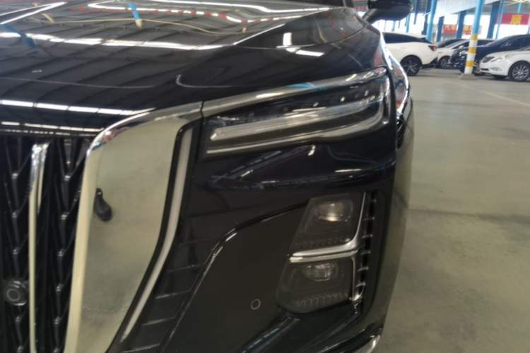 Used Hongqi H5 2025 2.0T Automatic Flag Edition – 500 000 Units Commemorative Version Left Front Headlight