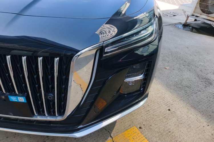 Used Hongqi H5 2025 2.0T Automatic Flag Edition – 500 000 Units Commemorative Version Left Front Headlight