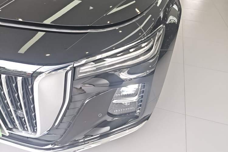 Used Hongqi H5 2025 2.0T Automatic Flag Edition – 500 000 Units Commemorative Version Left Front Headlight