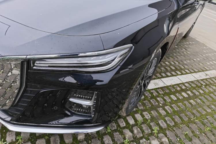 Used Hongqi H5 2025 2.0T Automatic Flag Edition – 500 000 Units Commemorative Version Left Front Headlight