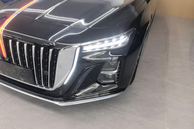 Used Hongqi H5 2025 2.0T Automatic Flag Edition – 500 000 Units Commemorative Version Left Front Headlight