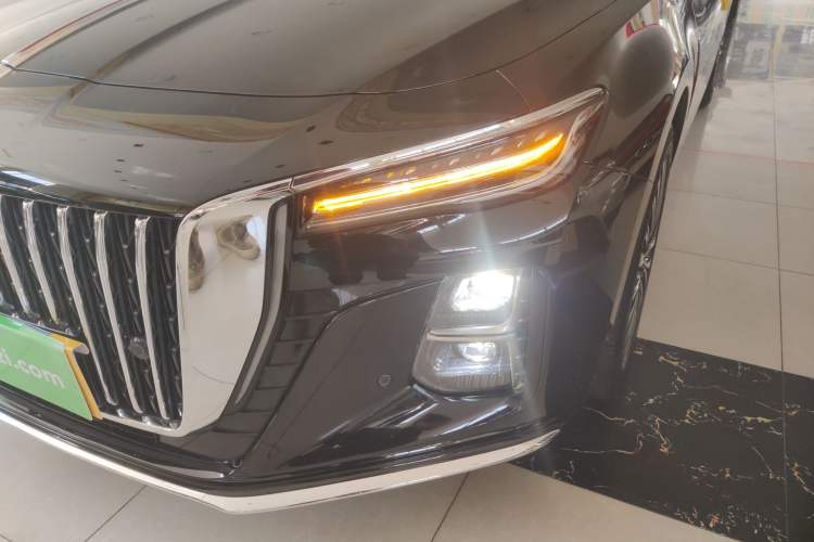 Used Hongqi H5 2025 2.0T Automatic Flag Edition – 500 000 Units Commemorative Version Left Front Headlight
