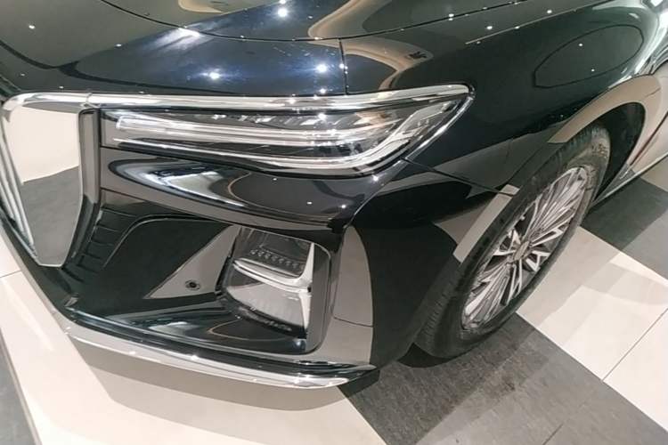 Used Hongqi H5 2025 1.5T DCT Qiyun 500 000th Unit Commemorative Edition Left Front Headlight