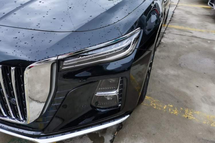 Used Hongqi H5 2025 2.0T Automatic Flag Edition – 500 000 Units Commemorative Version Left Front Headlight