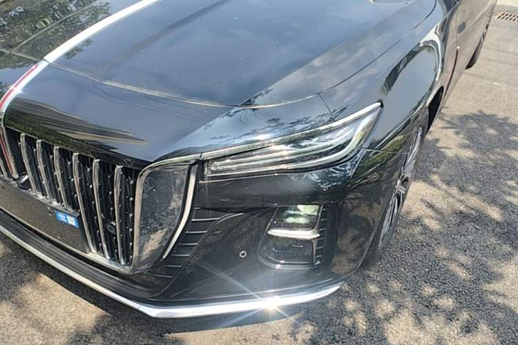 Used Hongqi H5 2025 2.0T Automatic Flag Edition – 500 000 Units Commemorative Version Left Front Headlight