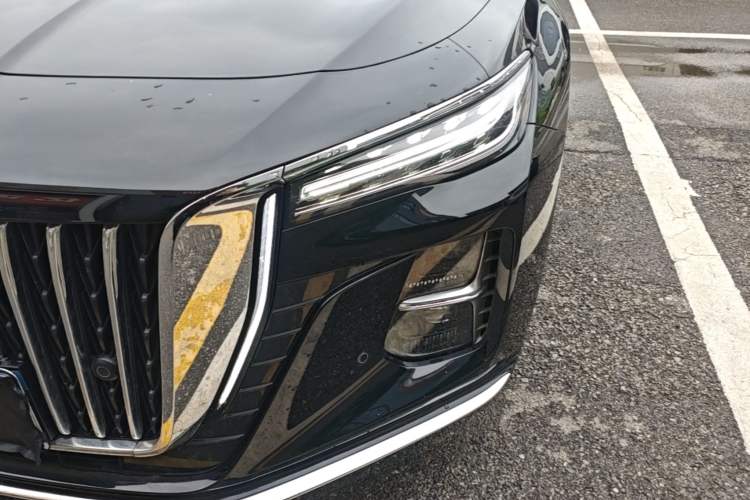 Used Hongqi H5 2025 2.0T Automatic Flag Edition – 500 000 Units Commemorative Version Left Front Headlight