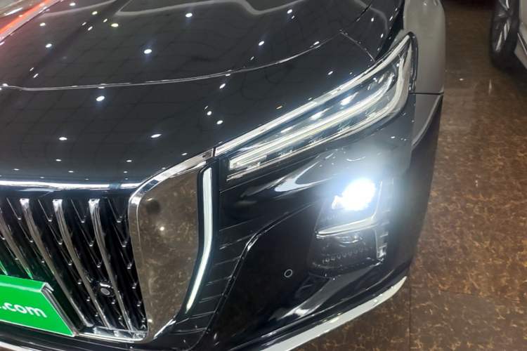 Used Hongqi H5 2025 2.0T Automatic Flag Edition – 500 000 Units Commemorative Version Left Front Headlight