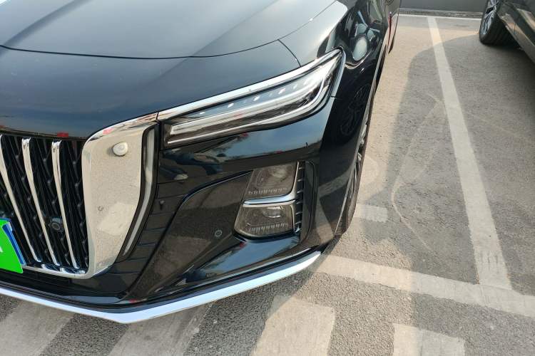 Used Hongqi H5 2025 2.0T Automatic Flag Edition – 500 000 Units Commemorative Version Left Front Headlight