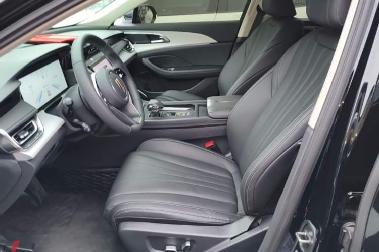 Used Hongqi H5 2025 2.0T Automatic Flag Edition – 500 000 Units Commemorative Version Left Front Seat