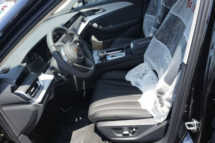 Used Hongqi H5 2025 2.0T Automatic Flag Edition – 500 000 Units Commemorative Version Left Front Seat