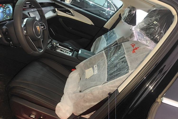 Used Hongqi H5 2025 2.0T Automatic Flag Edition – 500 000 Units Commemorative Version Left Front Seat