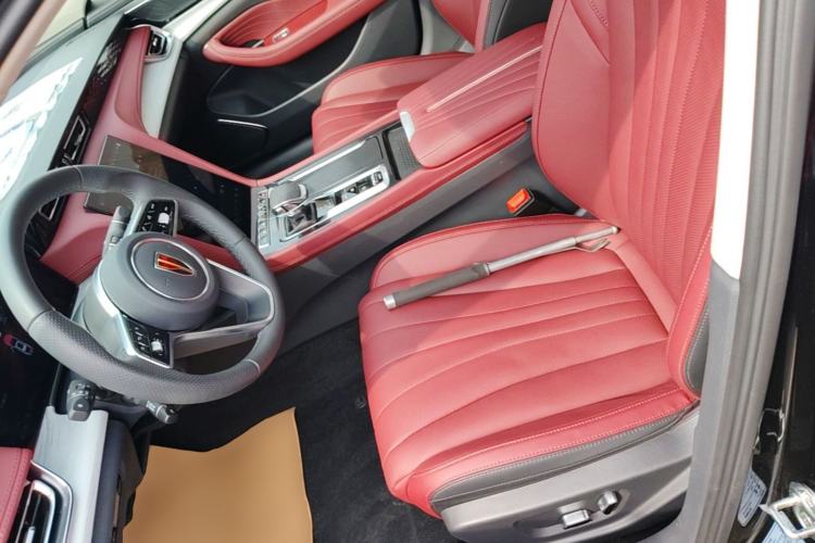 Used Hongqi H5 2025 2.0T Automatic Flag Edition – 500 000 Units Commemorative Version Left Front Seat