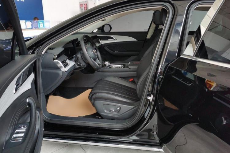 Used Hongqi H5 2025 2.0T Automatic Flag Edition – 500 000 Units Commemorative Version Left Front Seat