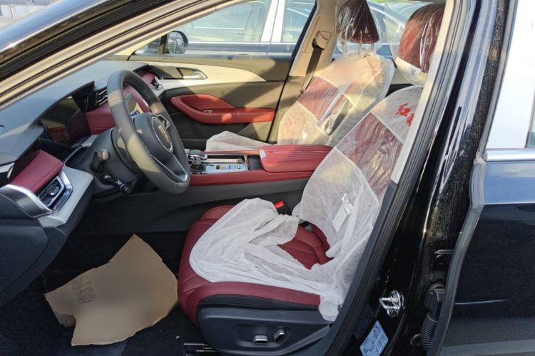 Used Hongqi H5 2025 2.0T Automatic Flag Edition – 500 000 Units Commemorative Version Left Front Seat