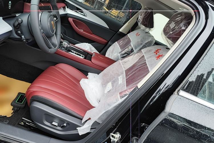 Used Hongqi H5 2025 2.0T Automatic Flag Edition – 500 000 Units Commemorative Version Left Front Seat