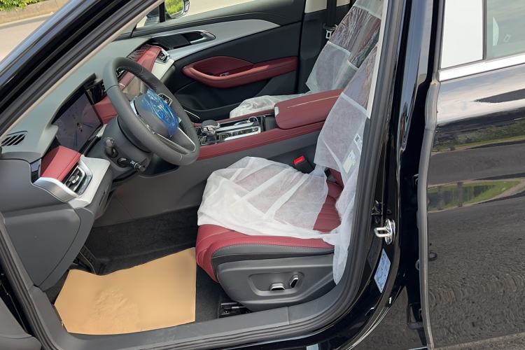 Used Hongqi H5 2025 2.0T Automatic Flag Edition – 500 000 Units Commemorative Version Left Front Seat