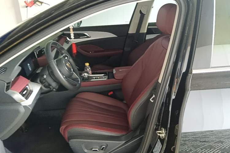 Used Hongqi H5 2025 1.5T DCT Qiyun 500 000th Unit Commemorative Edition Left Front Seat