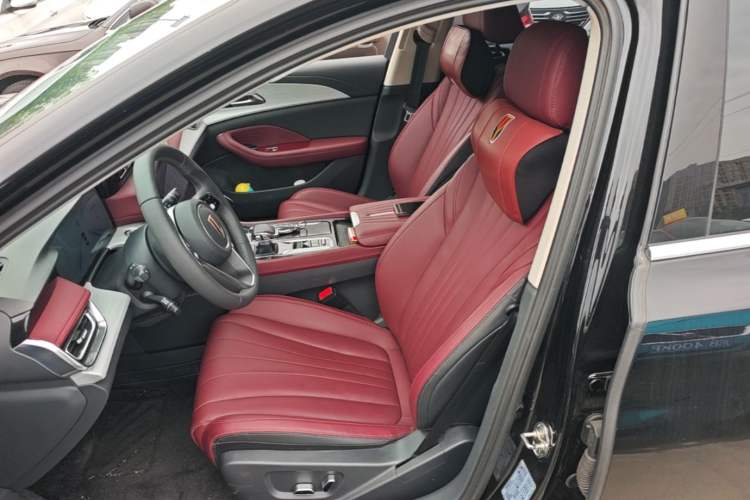 Used Hongqi H5 2025 2.0T Automatic Flag Edition – 500 000 Units Commemorative Version Left Front Seat
