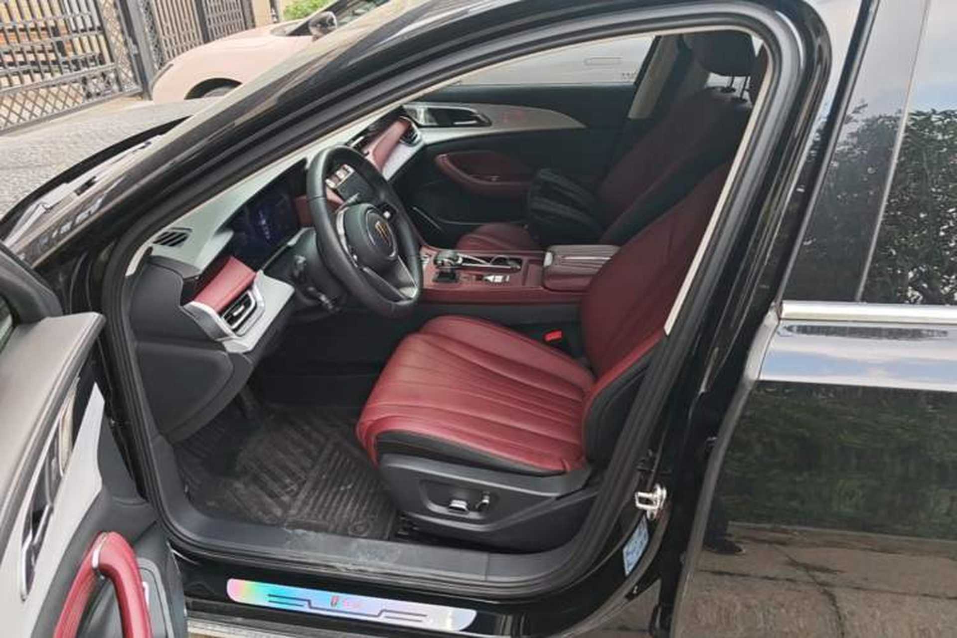 Used Hongqi H5 2025 2.0T Automatic Flag Edition – 500 000 Units Commemorative Version Left Front Seat