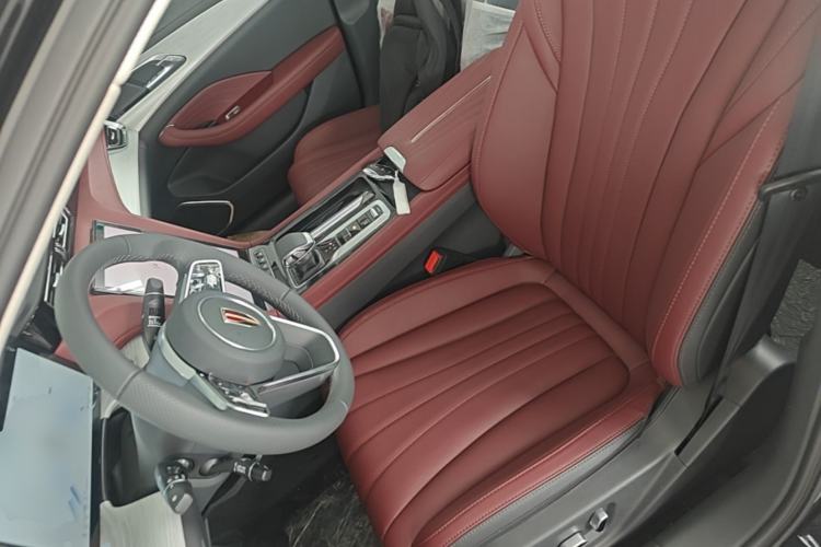Used Hongqi H5 2025 2.0T Automatic Flag Edition – 500 000 Units Commemorative Version Left Front Seat