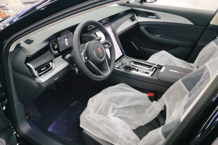 Used Hongqi H5 2025 1.5T DCT Qiyun 500 000th Unit Commemorative Edition Left Front Seat