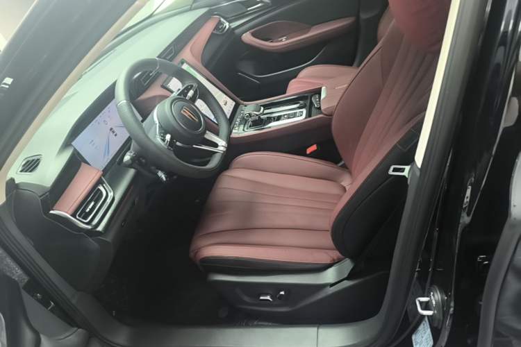 Used Hongqi H5 2025 Model 2.0T Automatic Xuan Ying 2 Million Units Commemorative Edition Left Front Seat