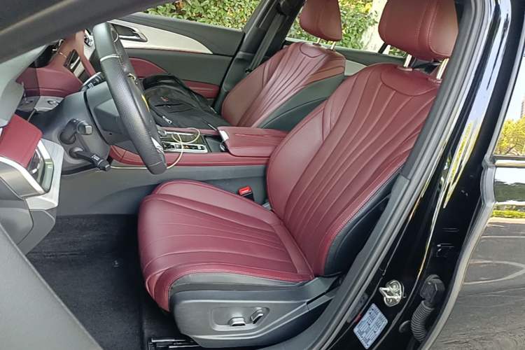 Used Hongqi H5 2025 2.0T Automatic Xuan Ying Edition Left Front Seat