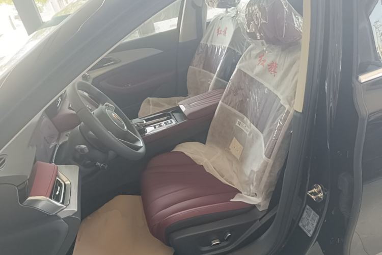 Used Hongqi H5 2025 2.0T Automatic Flag Edition – 500 000 Units Commemorative Version Left Front Seat