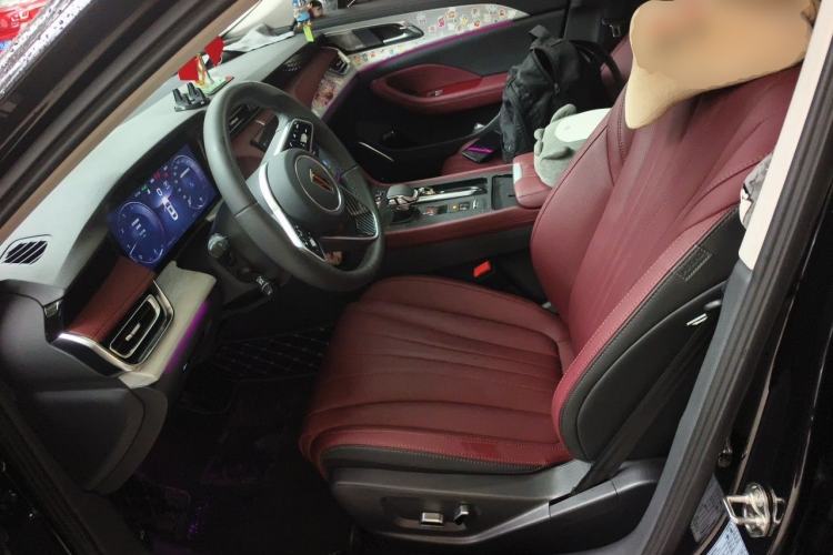 Used Hongqi H5 2025 2.0T Automatic Flag Edition – 500 000 Units Commemorative Version Left Front Seat