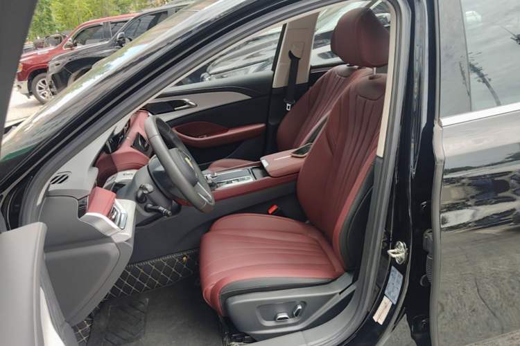 Used Hongqi H5 2025 2.0T Automatic Flagship 500 000th Unit Anniversary Edition Left Front Seat