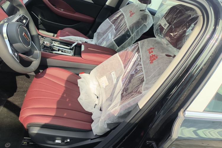 Used Hongqi H5 2025 2.0T Automatic Flag Edition – 500 000 Units Commemorative Version Left Front Seat