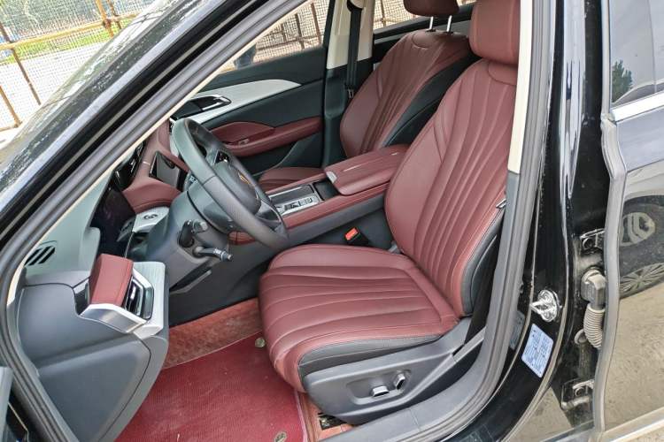 Used Hongqi H5 2025 2.0T Automatic Flag Edition – 500 000 Units Commemorative Version Left Front Seat