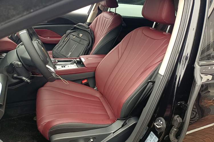 Used Hongqi H5 2025 Model 1.5T DCT Xuan Ying 2 Million Units Commemorative Edition Left Front Seat
