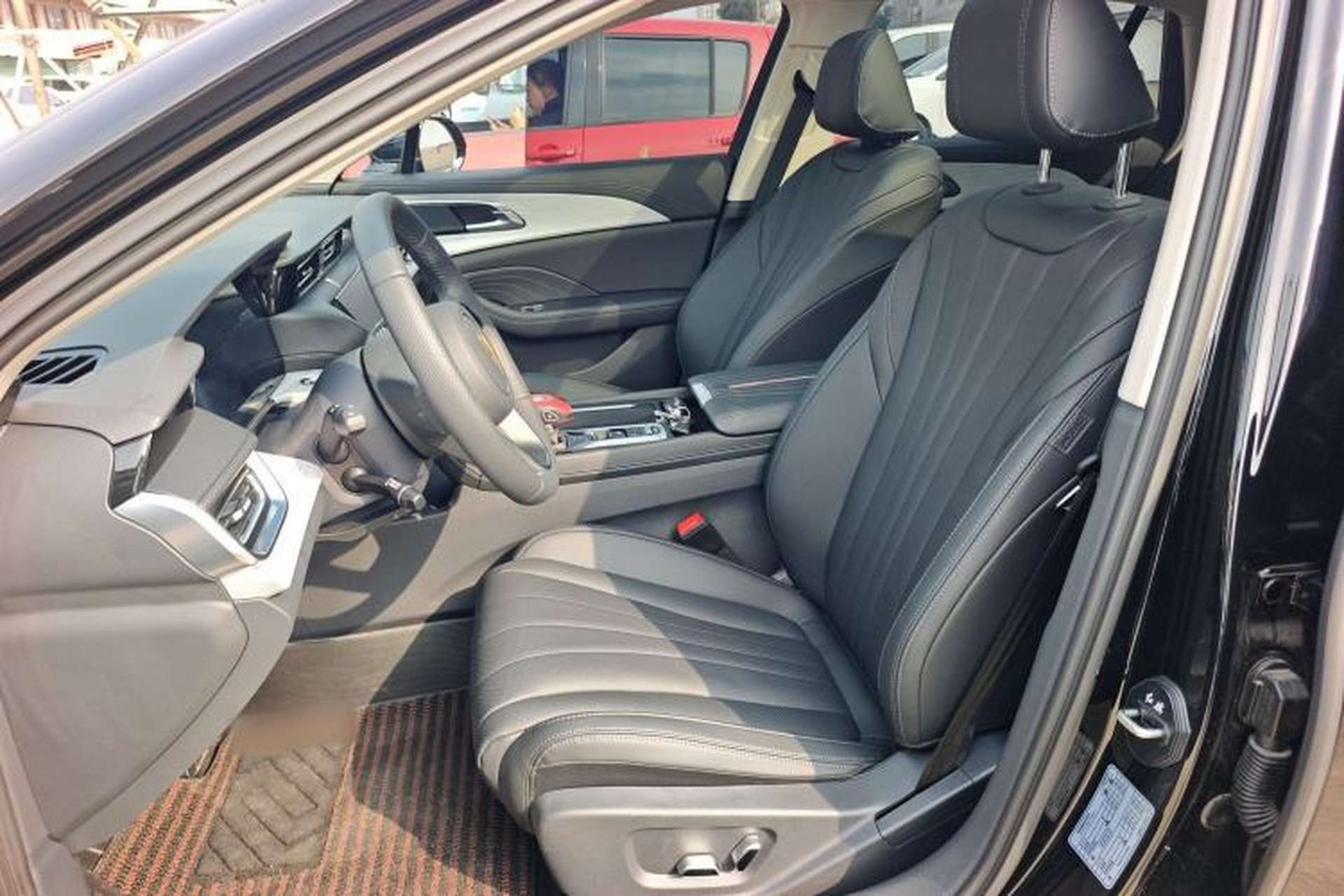 Used Hongqi H5 2025 2.0T Automatic Flag Edition – 500 000 Units Commemorative Version Left Front Seat