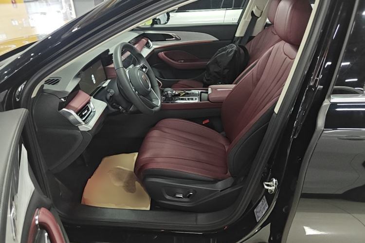 Used Hongqi H5 2025 2.0T Automatic Flag Edition – 500 000 Units Commemorative Version Left Front Seat