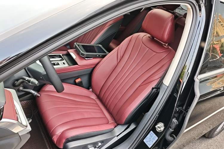 Used Hongqi H5 2025 1.5T DCT Qiyun 500 000th Unit Commemorative Edition Left Front Seat