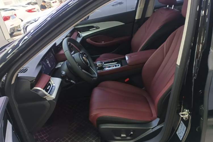 Used Hongqi H5 2025 2.0T Automatic Flagship 500 000th Unit Anniversary Edition Left Front Seat