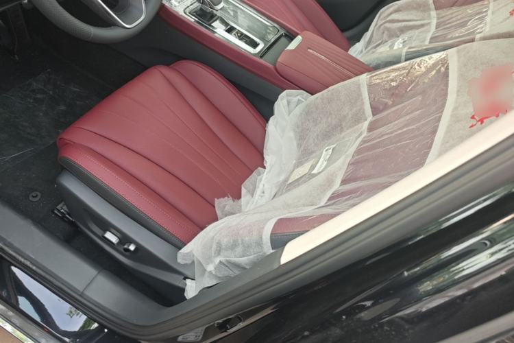 Used Hongqi H5 2025 1.5T DCT Qiyun 500 000th Unit Commemorative Edition Left Front Seat