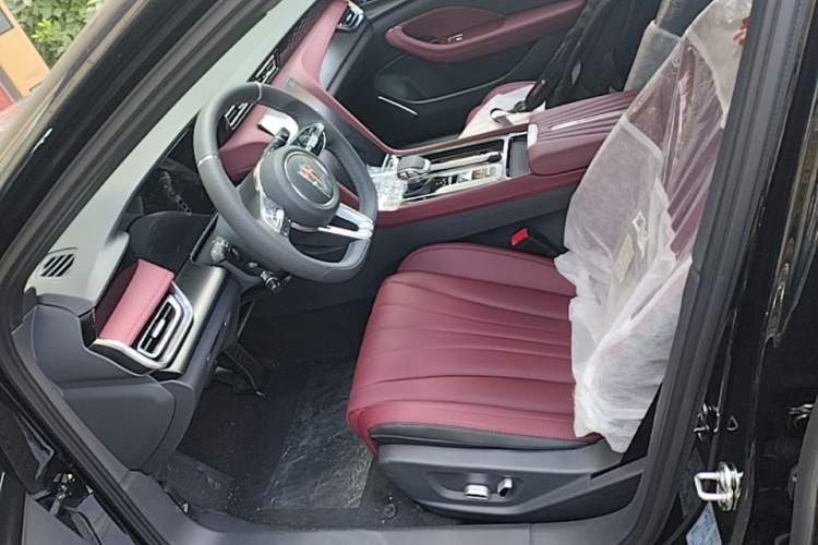Used Hongqi H5 2025 Model 2.0T Automatic Xuan Ying 2 Million Units Commemorative Edition Left Front Seat