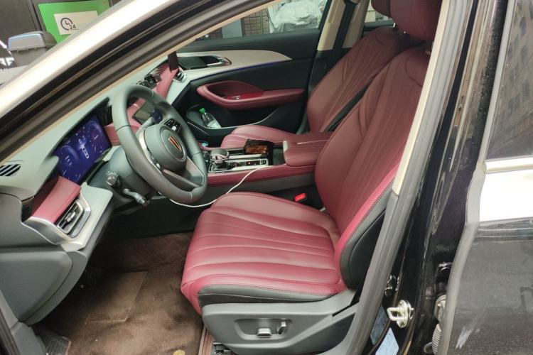 Used Hongqi H5 2025 2.0T Automatic Flag Edition – 500 000 Units Commemorative Version Left Front Seat