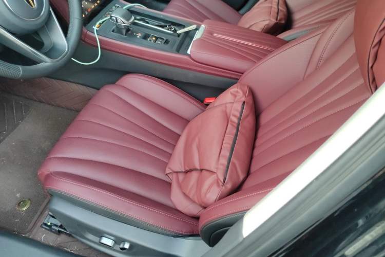Used Hongqi H5 2025 1.5T DCT Qiyun 500 000th Unit Commemorative Edition Left Front Seat