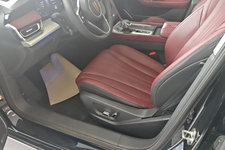 Used Hongqi H5 2025 2.0T Automatic Flag Edition – 500 000 Units Commemorative Version Left Front Seat