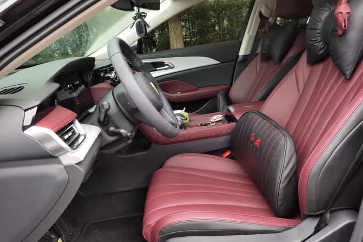 Used Hongqi H5 2025 2.0T Automatic Flag Edition – 500 000 Units Commemorative Version Left Front Seat