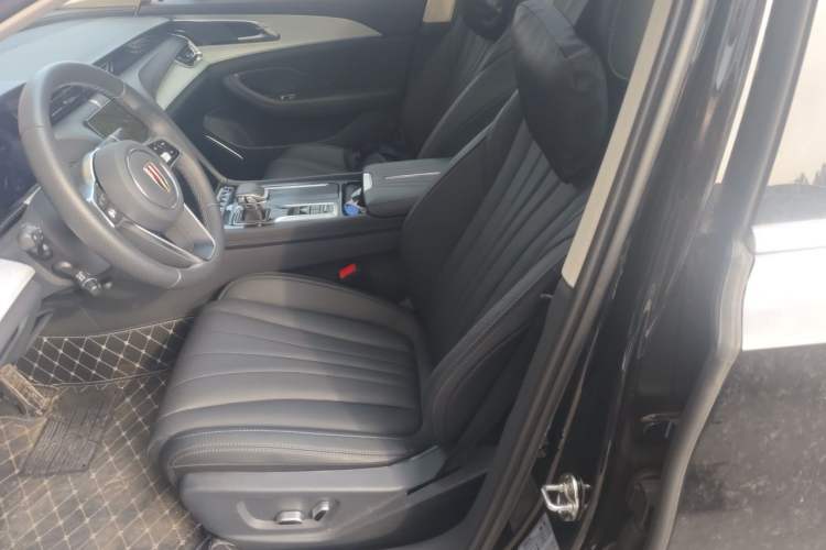 Used Hongqi H5 2025 2.0T Automatic Flag Edition – 500 000 Units Commemorative Version Left Front Seat